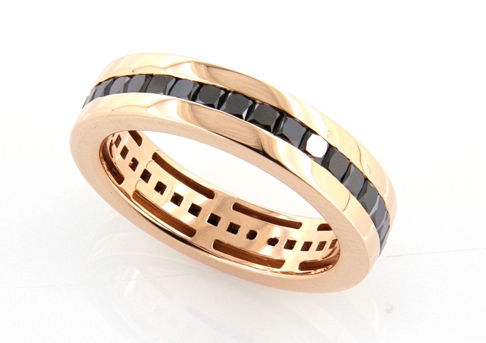 Asse Ring 02 — Yellow Gold With Black Diamonds Band