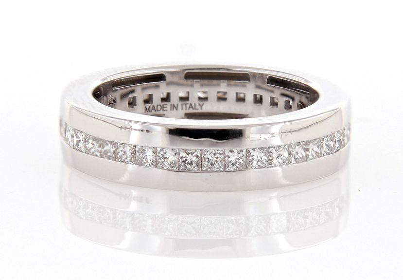 Asse Ring 01 — White Gold with Diamonds Band